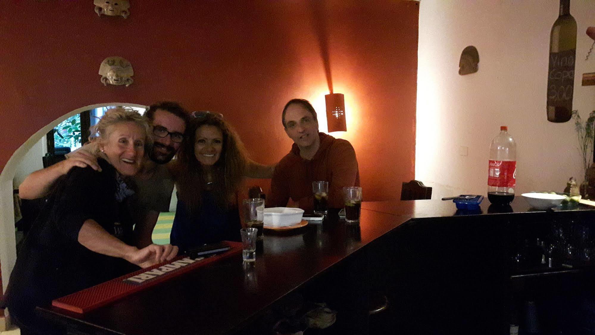 Hostal L'Auberge Inn Quito Kültér fotó