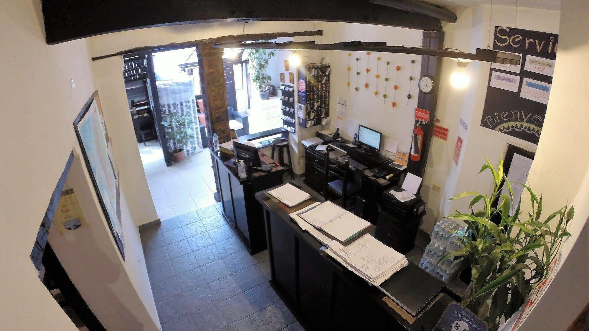 Hostal L'Auberge Inn Quito Kültér fotó
