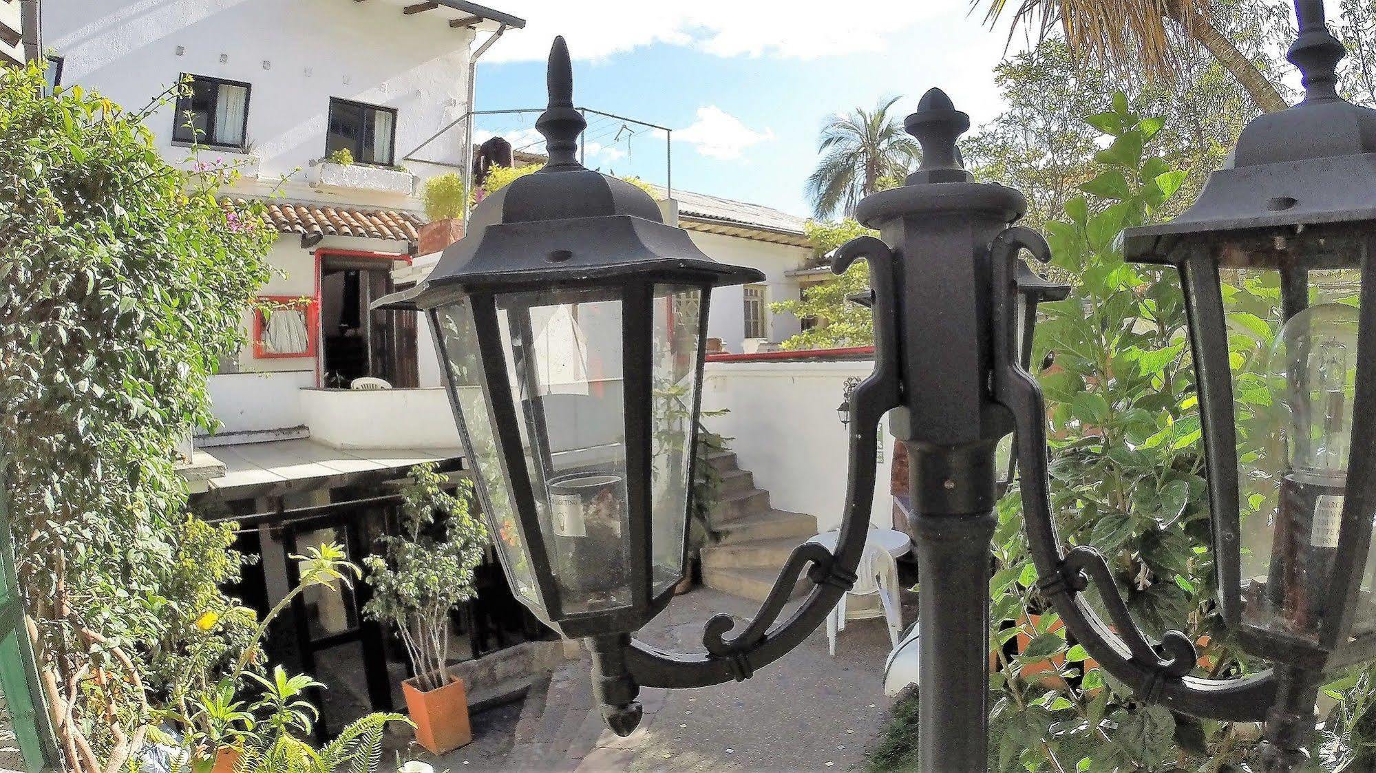 Hostal L'Auberge Inn Quito Kültér fotó